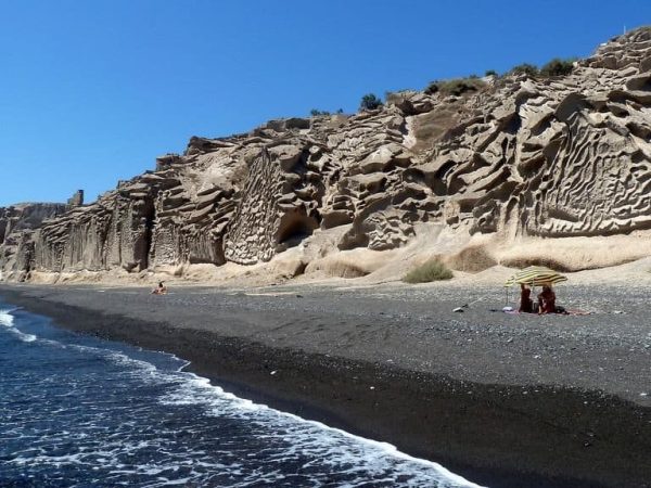 santorini-vlychada-beach-1024x576